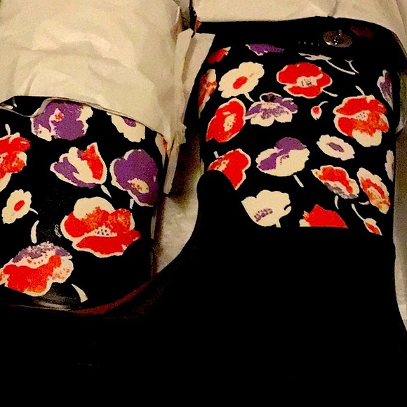🎉HP🎉❄️☔️💦COACH FLORAL BOOTS☔️❄️💦 20% off 2 or more items in my closet. - Picture 5 of 9